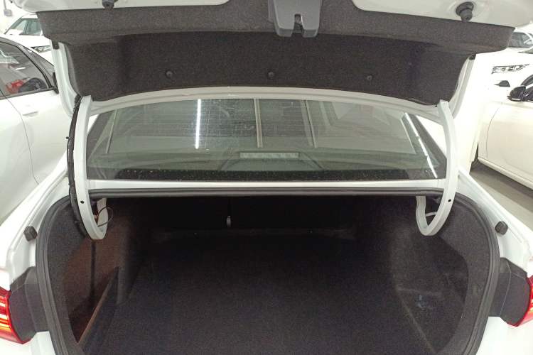 Used Volkswagen Bora 2021 1.5L Manual Fashion Smart Connect Edition Trunk