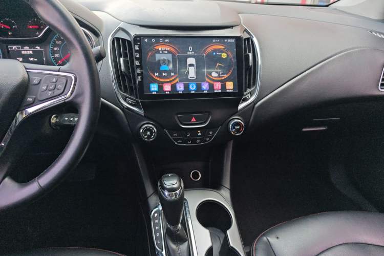 Used Chevrolet Cruze 2018 320 Automatic Pioneer Sunroof Edition Audio And AC Panel