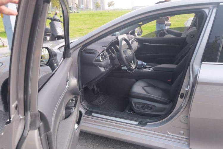 Used Toyota Camry 2022 2.0GVP Premier Edition Driver Seat