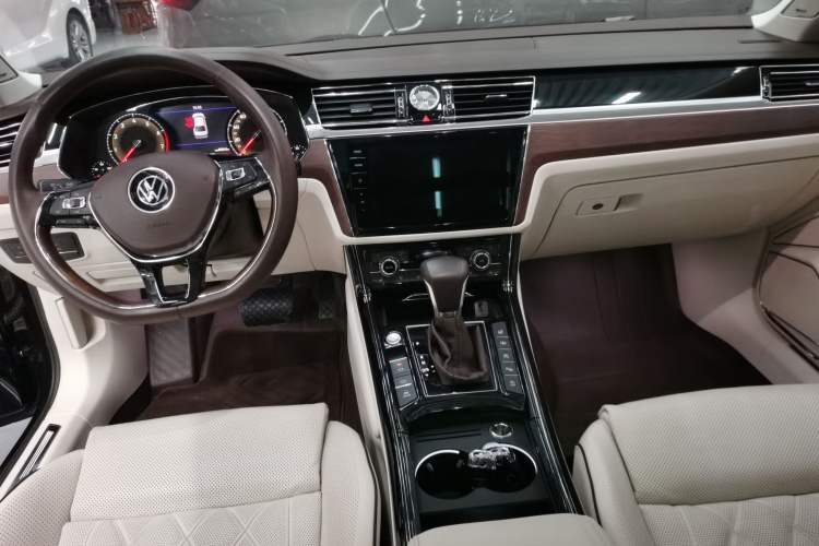 Used Volkswagen Phideon 2021 380TSI Prestige Edition
