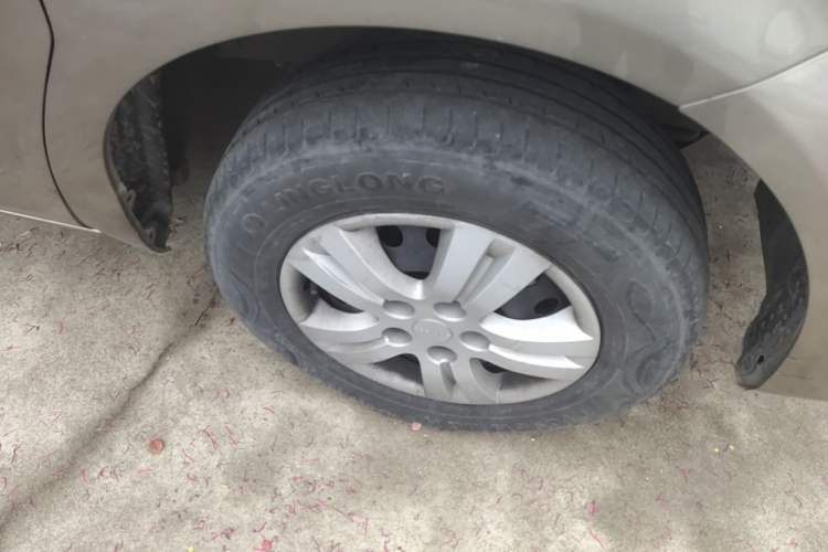 Used FORTHING Lingzhi 2022 M5 1.6L Practical 7-Seater Right Front Wheel Hub