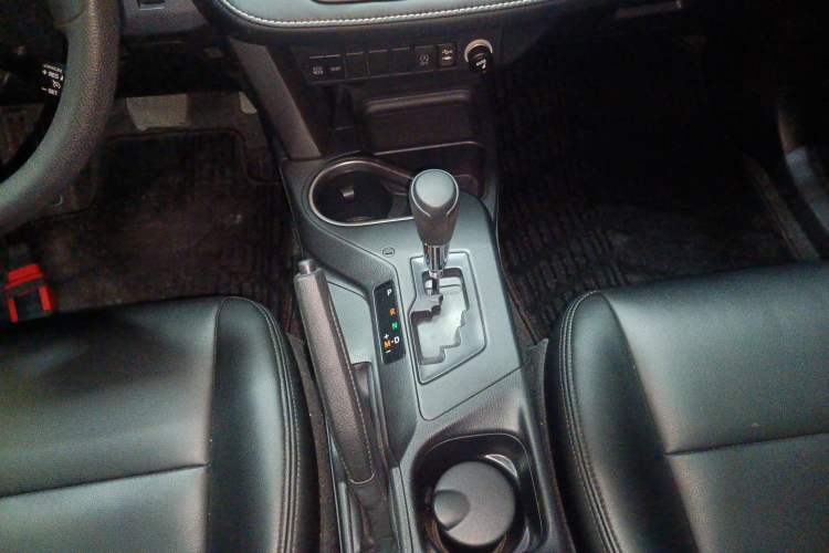 Used Toyota RAV4 2019 2.0L CVT Two-Wheel Drive Fashion X Limited Edition China V Standard
