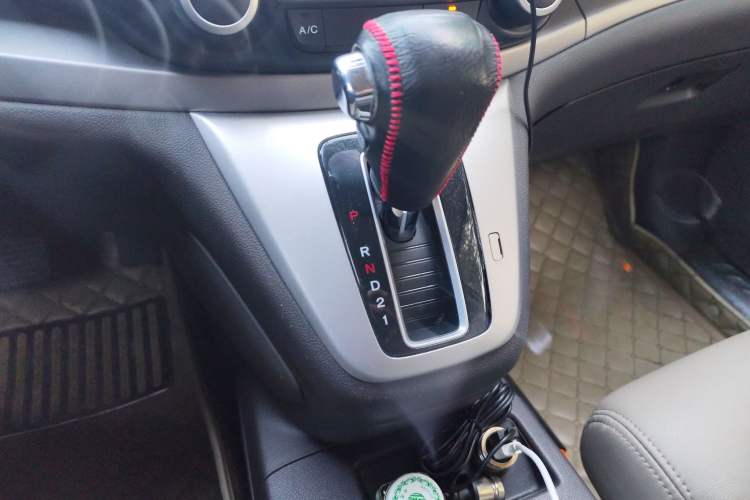 Used Honda CR-V 2012 2.0L two-wheel drive urban version
