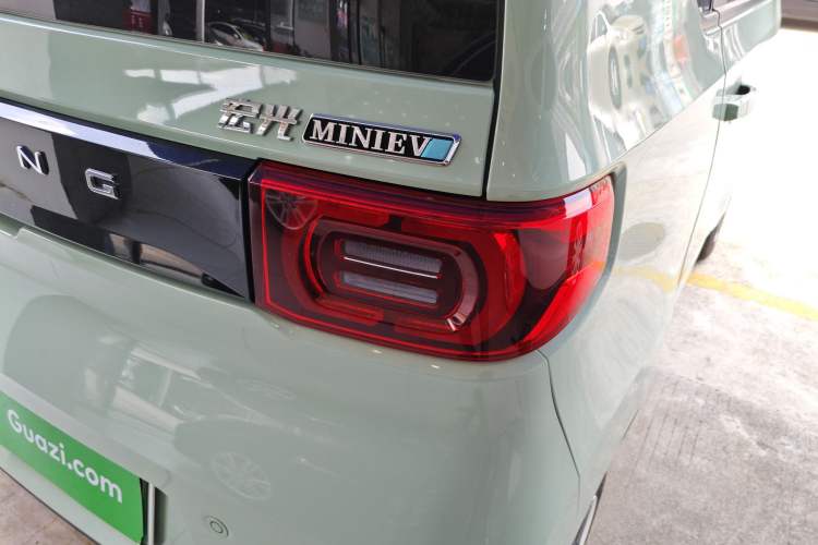 Used Wuling Hongguang MINIEV 2021 Macaron Premium Model – Lithium-NMC