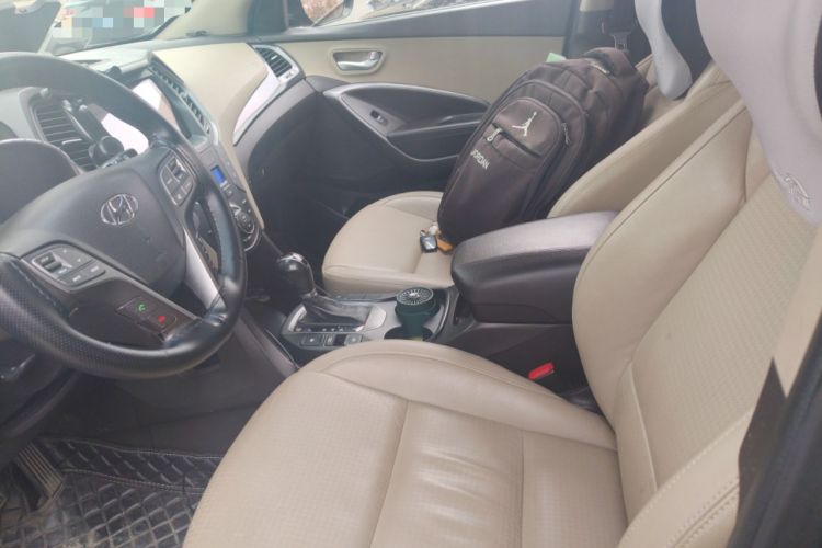 Used Hyundai Santa Fe 2013 2.4L Automatic 4x4 Prestige Edition Left Front Seat