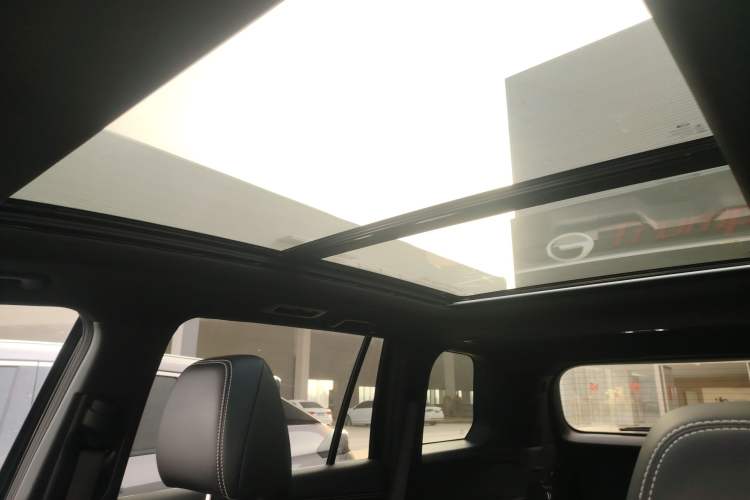 Used GAC Trumpchi GS8 2024 Linghang Series 2.0 TGDI Two-Wheel Drive Luxury Smart Connectivity Version
