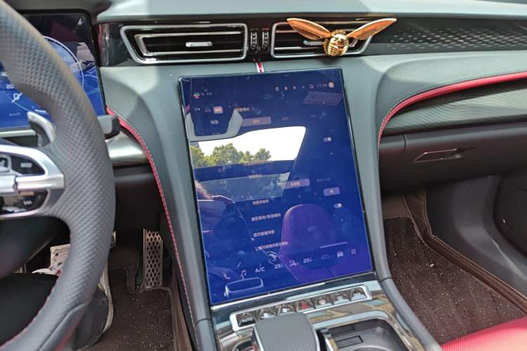 Used Hongqi H6 2024 2.0T ZhiShang Version Audio And AC Panel