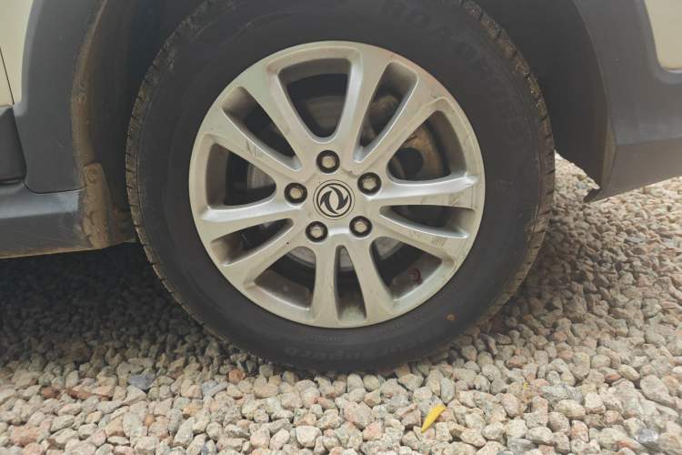 Used Dongfeng Fengon 370 2016 1.5L Manual Luxury 7-Seater Right Front Wheel Hub