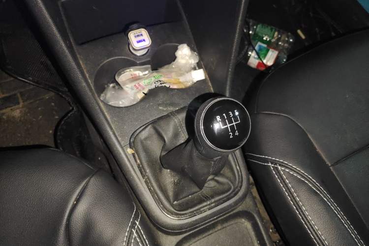 Used Volkswagen Polo 2016 1.4L Manual Fashion Model Gear Lever