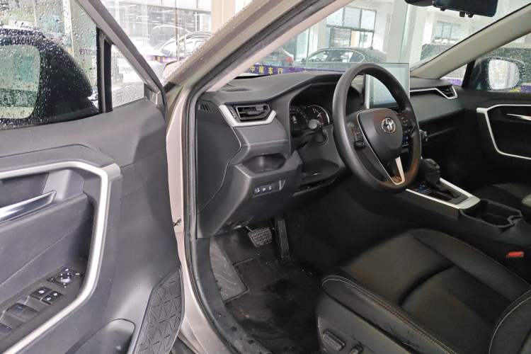 Used Toyota RAV4 2021 2.0L CVT Two-Wheel Drive Fashion Edition