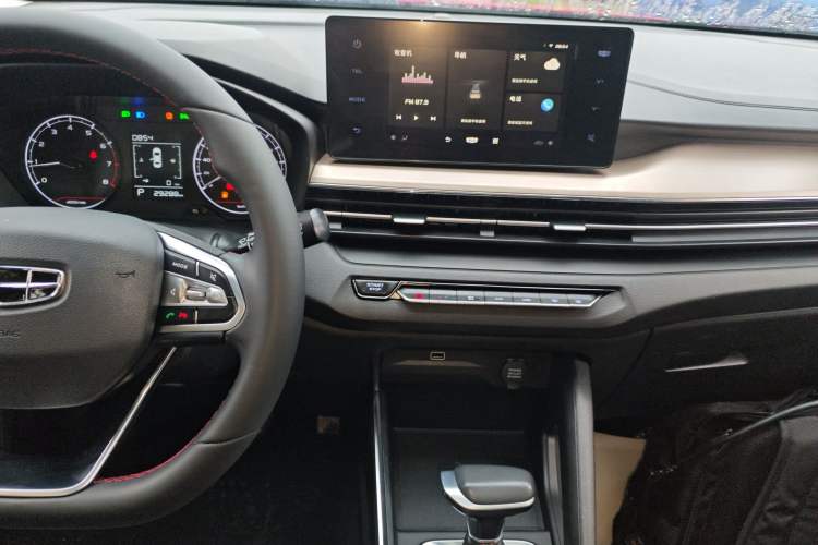 Used Geely Auto Vision X3 2021 PRO 1.5L CVT Deluxe Model
