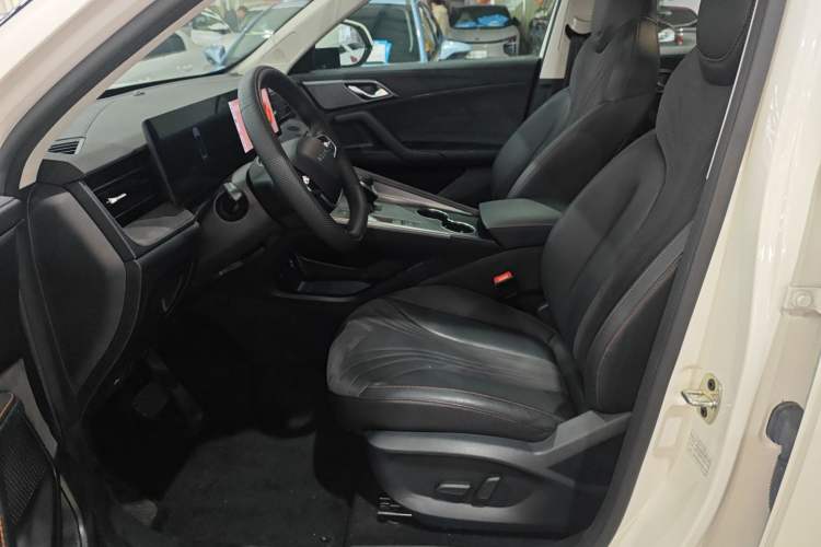 Used Roewe D5X DMH 2024 135 Tech Edition
