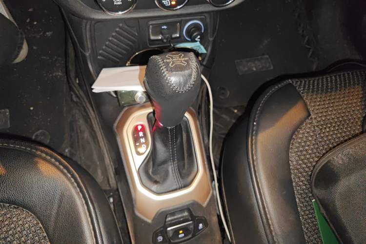 Used Jeep Renegade 2017 180T Automatic High-Energy Version Gear Lever