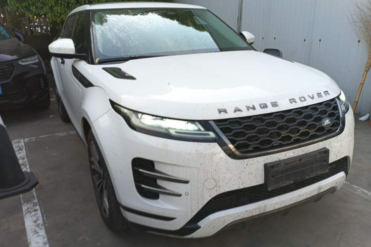 Used Land Rover Range Evoque 2022 Facelifted Aurora L 249 PS R-Dynamic Luxury Edition Front Right 45 Deg