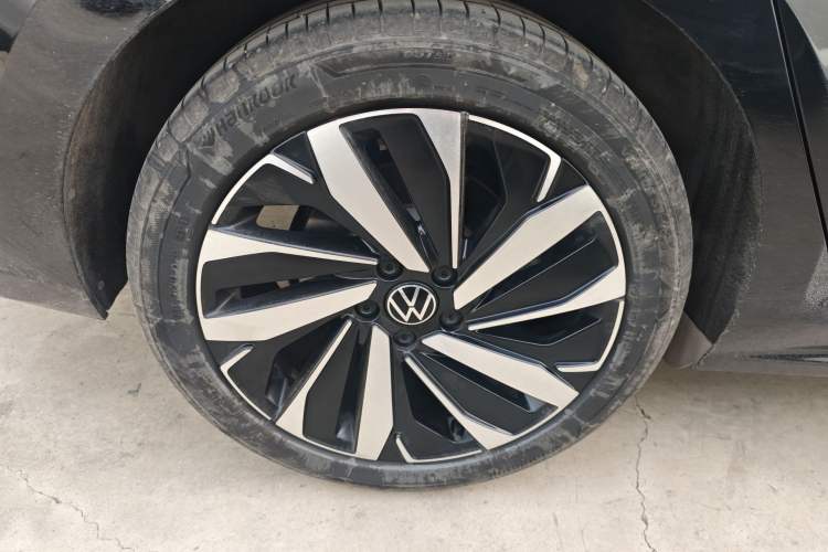 Used Volkswagen Passat 2024 380TSI Dragon Edition Right Rear Wheel Hub