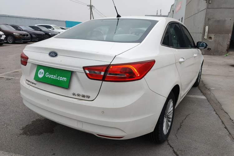 Used Ford Escort 2015 1.5L Manual Comfort Model
