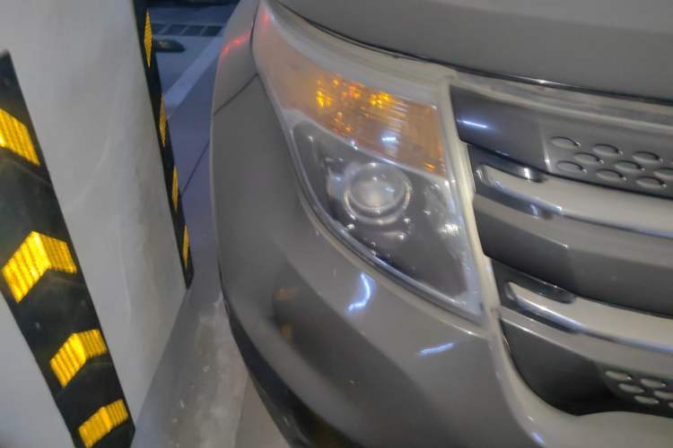 Used Ford Explorer 2013 3.5L Deluxe Model
