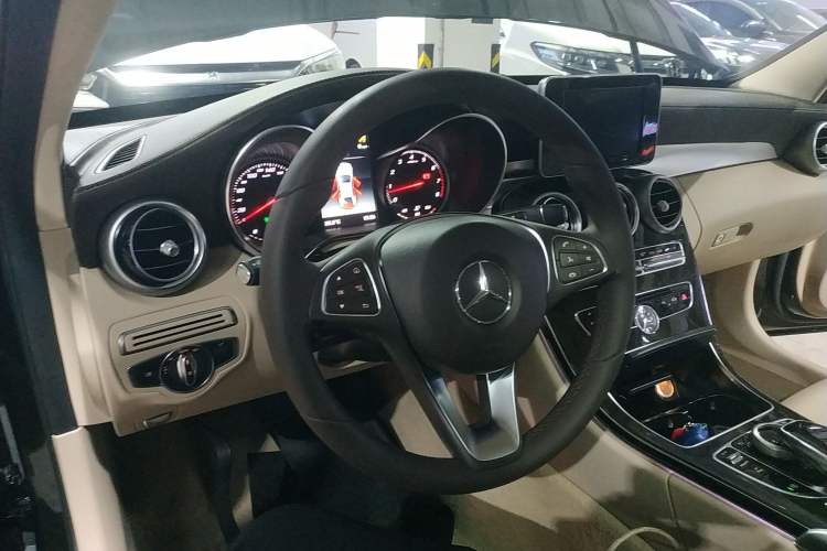 Used Mercedes-Benz C-Class 2018 C 180 L Fashion Model