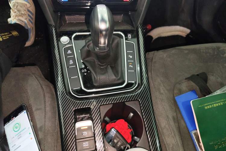 Used Volkswagen FAW-Volkswagen CC 2023 380TSI Striking Edition Gear Lever