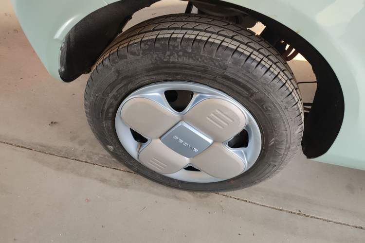 Used Geely Galaxy Panda 2023 Panda Mini 200km Endurance Bear
