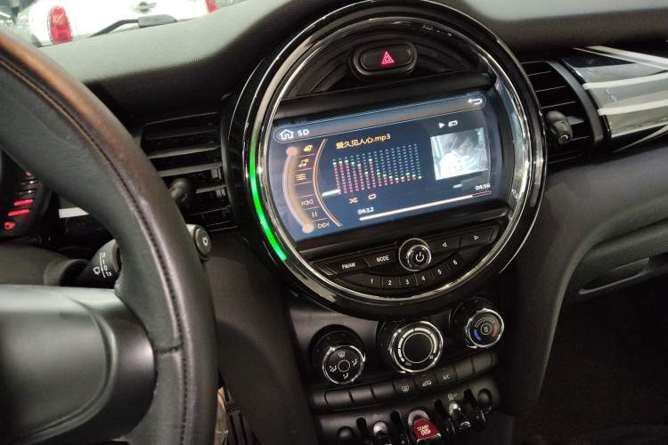 Used MINI 2016 1.2T ONE Audio And AC Panel