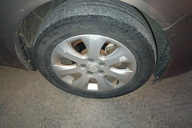 Used Buick Regal 2015 2.0L Leading Fashion Edition Right Front Wheel Hub