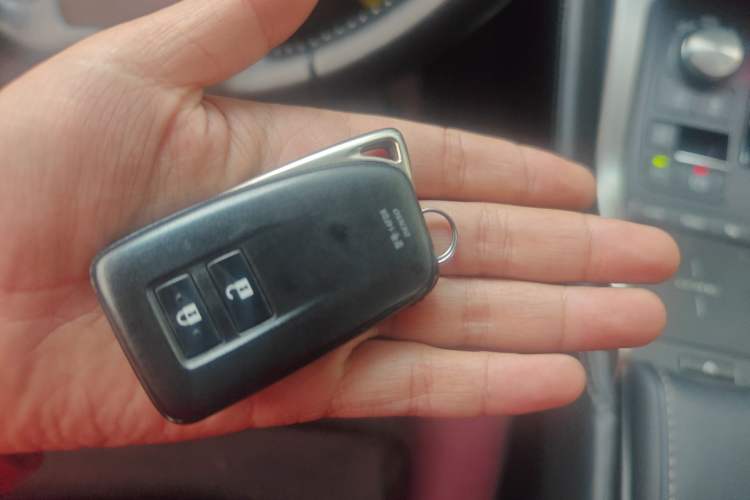 Used Lexus NX 2020 200 Front-Wheel Drive Freeline Edition China VI Standard Vehicle Key