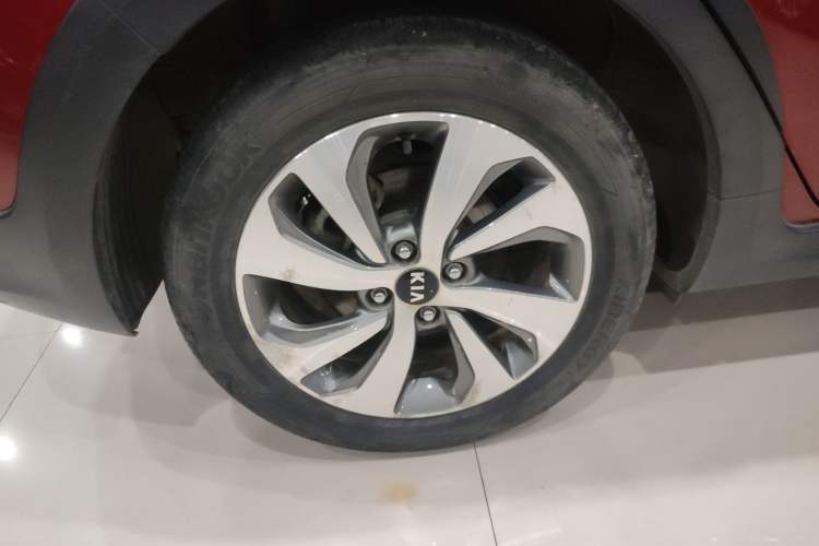 Used Kia KX Cross 2017 1.4L AT GLS
