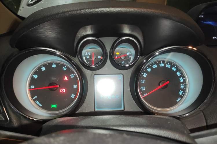 Used Buick Encore 2013 1.4T Automatic All-Wheel Drive Flagship Edition Instrument Cluster