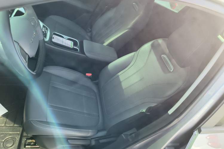 Used Geely Galaxy Geome 2025 410 km Free Version
