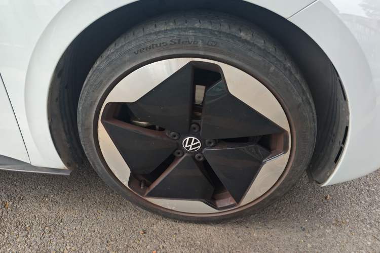 Used Volkswagen ID.3 2022 Pro Smart Edition Right Front Wheel Hub