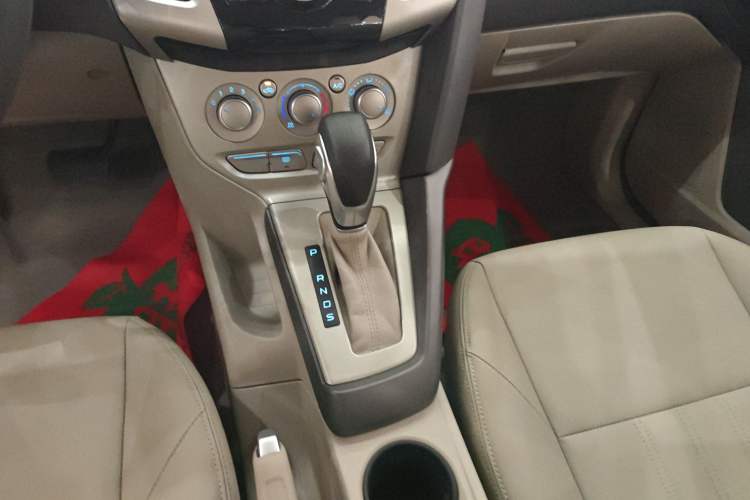 Used Ford Focus 2012 Sedan 1.6L Automatic Comfort Model
