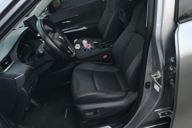 Used Toyota Venza 2022 2.0L CVT Two-Wheel Drive Luxury Edition Left Front Seat