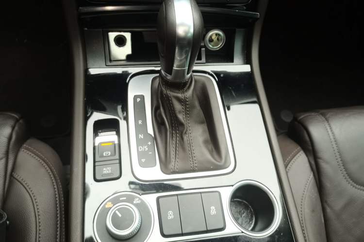 Used Volkswagen Touareg 2016 3.0 TSI Standard Version Gear Lever
