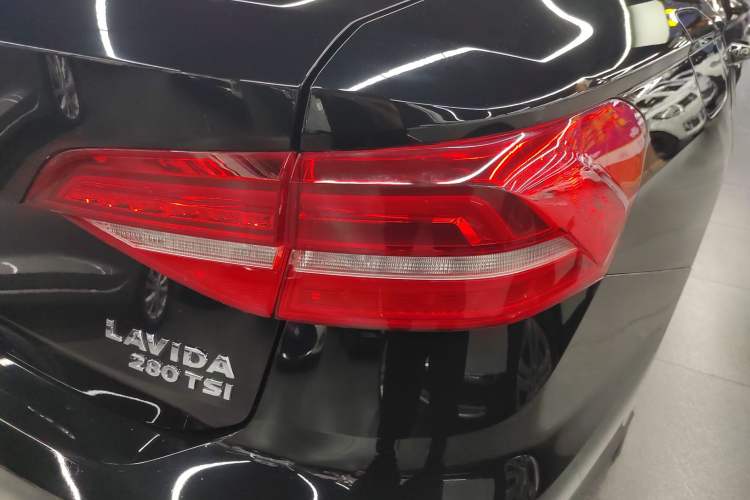 Used Volkswagen Lavida 2019 280TSI DSG Comfort Edition China VI standard Right Rear Taillight