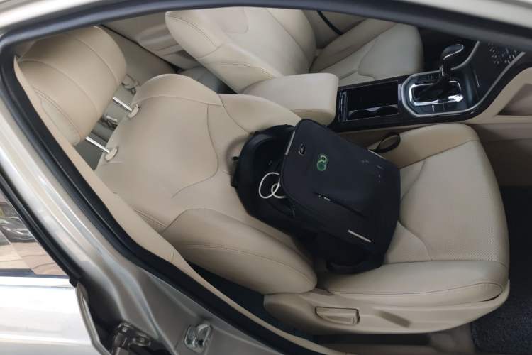 Used Changan Raeton 2014 1.8T Automatic Elite Anniversary Edition China V Standard
