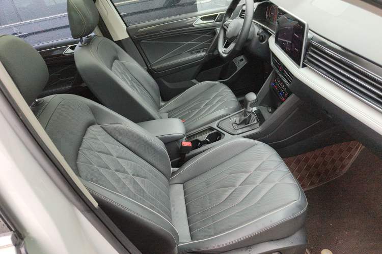Used Volkswagen Tiguan L 2023 300TSI Automatic Two-Wheel Drive Smart Edition Right Front Seat