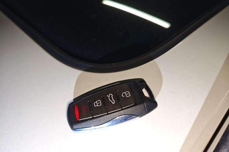 Used Haval H6 2017 Blue Label 2.0T Automatic Two-Wheel Drive Smart Edition
