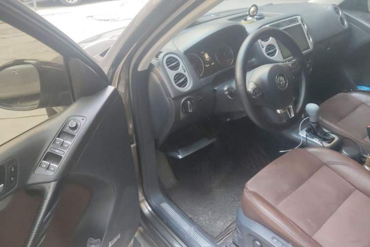 Used Volkswagen Tiguan 2015 2.0 TSI Automatic All-Wheel Drive Flagship Edition
