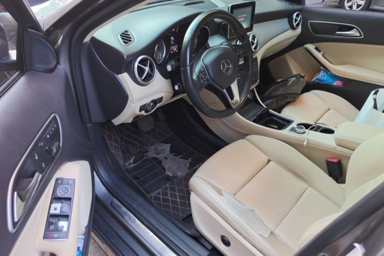 Used Mercedes-Benz GLA 2016 GLA 200 Sport Edition Driver Seat