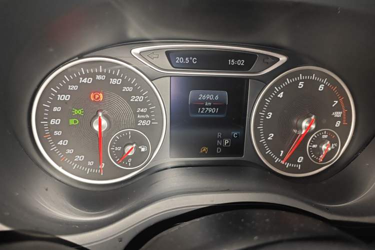 Used Mercedes-Benz B-Class 2016 B 180 Odometer Close Up
