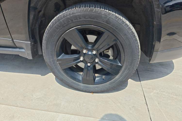 Used Jeep Compass 2014 2.4L Four-Wheel Drive Serpentine Collection Edition
