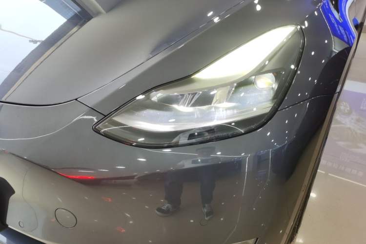 Used Tesla Model Y 2021 Long-Range All-Wheel-Drive Version 3D7
