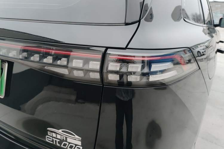 Used Dongfeng eπ eπ008 2024 210Max Range-Extended Version 6 Seats