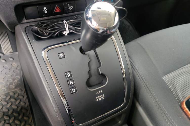 Used Jeep Compass 2011 2.0L two-wheel drive sport version
