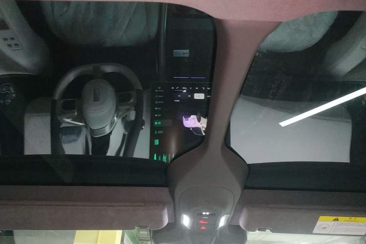 Used Avatr 11 2023 HarmonyOS Version Smart Enjoyment Upgrade Model 90-Degree Rear-Wheel Drive Edition
