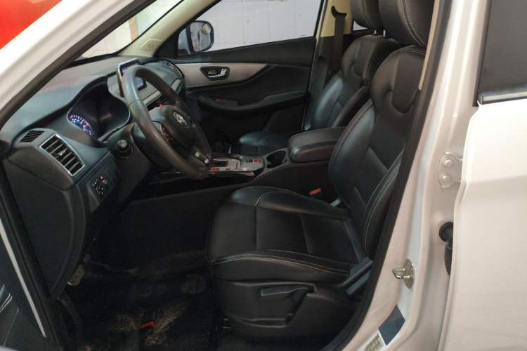 Used Dongfeng Fengon S560 2018 1.8L CVT Elite Model 7 Seats
