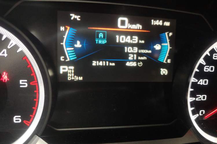 Used Isuzu D-MAX 2021 1.9T Automatic 4x4 Diesel Global Huan Dong RZ4E Odometer Close Up