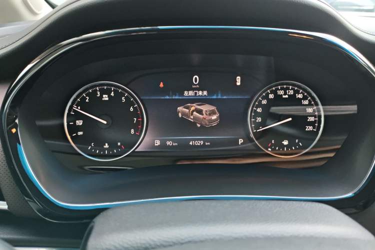 Used Buick GL8 2023 Land Executive Class Comfort Model
