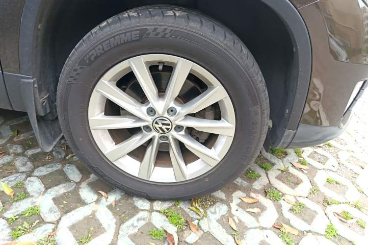 Used Volkswagen Tiguan 2016 300TSI Automatic Two-Wheel Drive Comfort Edition Right Front Wheel Hub